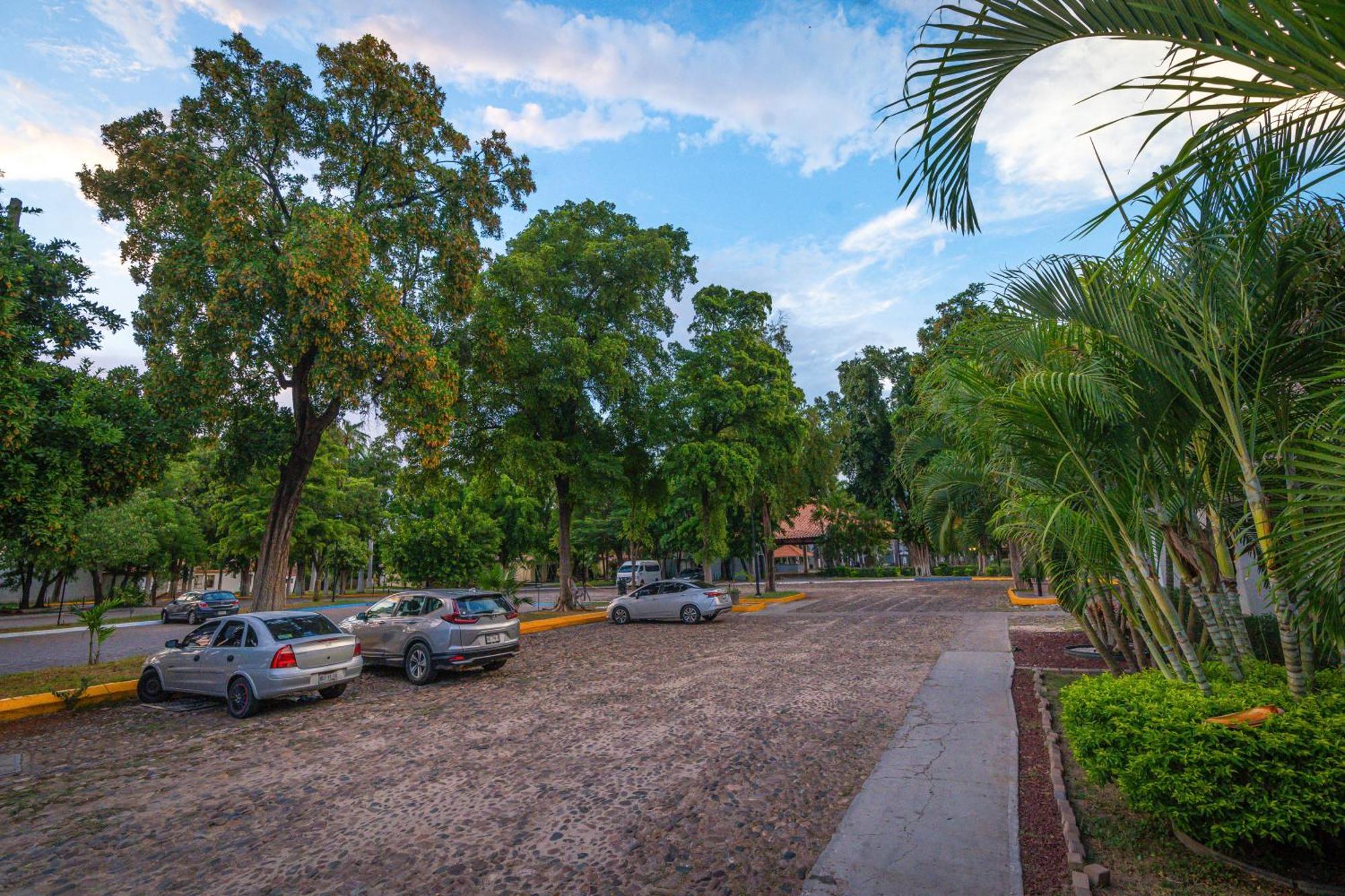 Inhouse Select Hacienda Tres Rios Hotel Culiacán Eksteriør billede