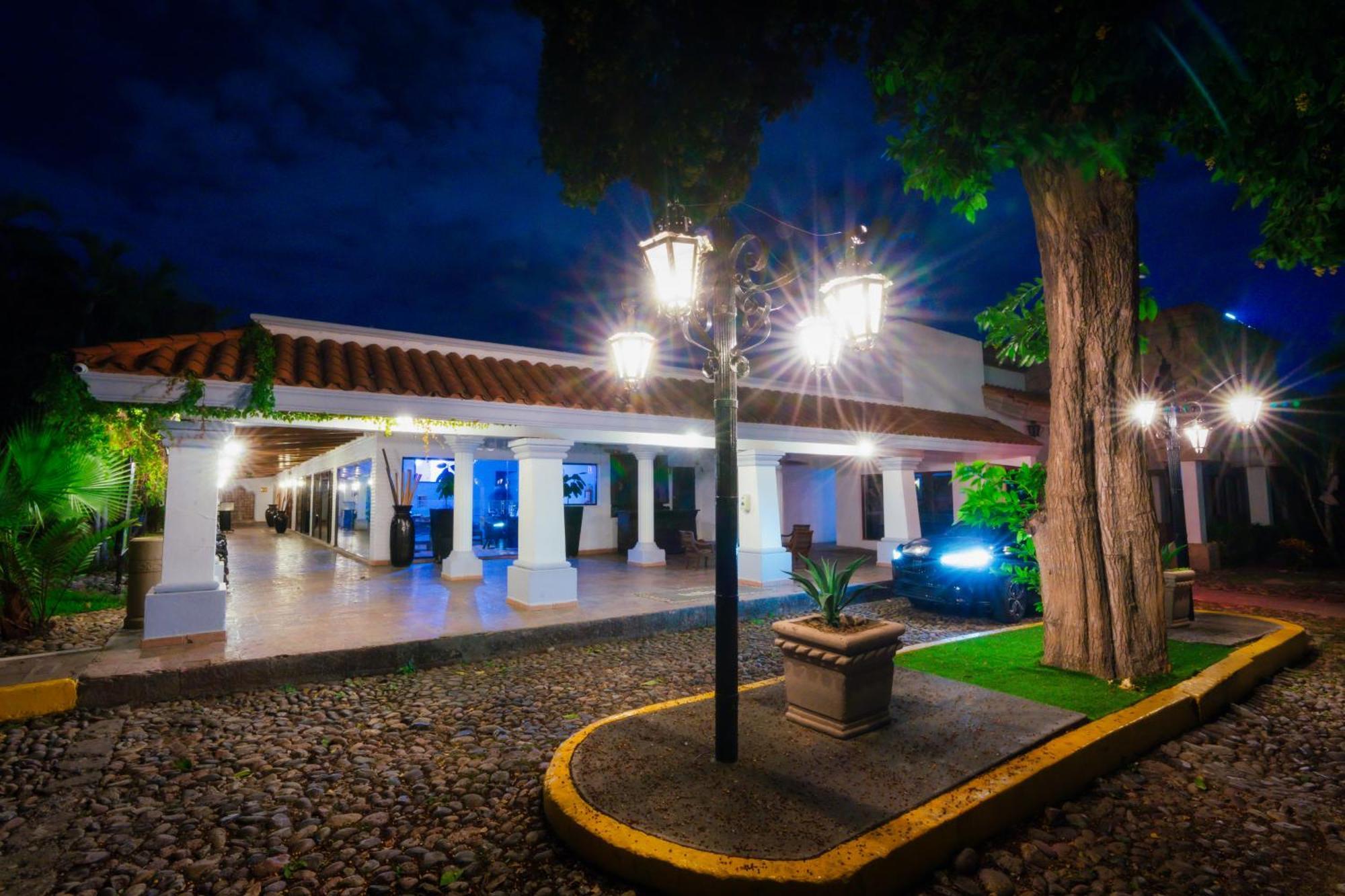 Inhouse Select Hacienda Tres Rios Hotel Culiacán Eksteriør billede